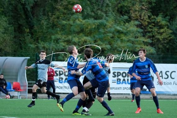 Fussball/ Landesliga: Weinstrasse Süd Auer - Ahrntal, 10.11.2019 (© Dieter Runggaldier)