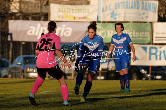 Fussball/ Frauen Serie C: Unterland Damen - Brescia CF, 29.12.2019 (© Dieter Runggaldier)