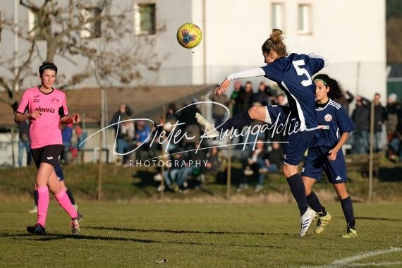 Fussball/ Frauen Serie C: Unterland Damen - Südtirol Damen, 12.01.2020 (© Dieter Runggaldier)