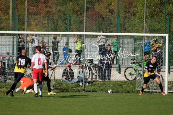 Fussball/ 2. Amateurliga: Laag - Sarntal, 23.10.2021 (© Dieter Runggaldier)